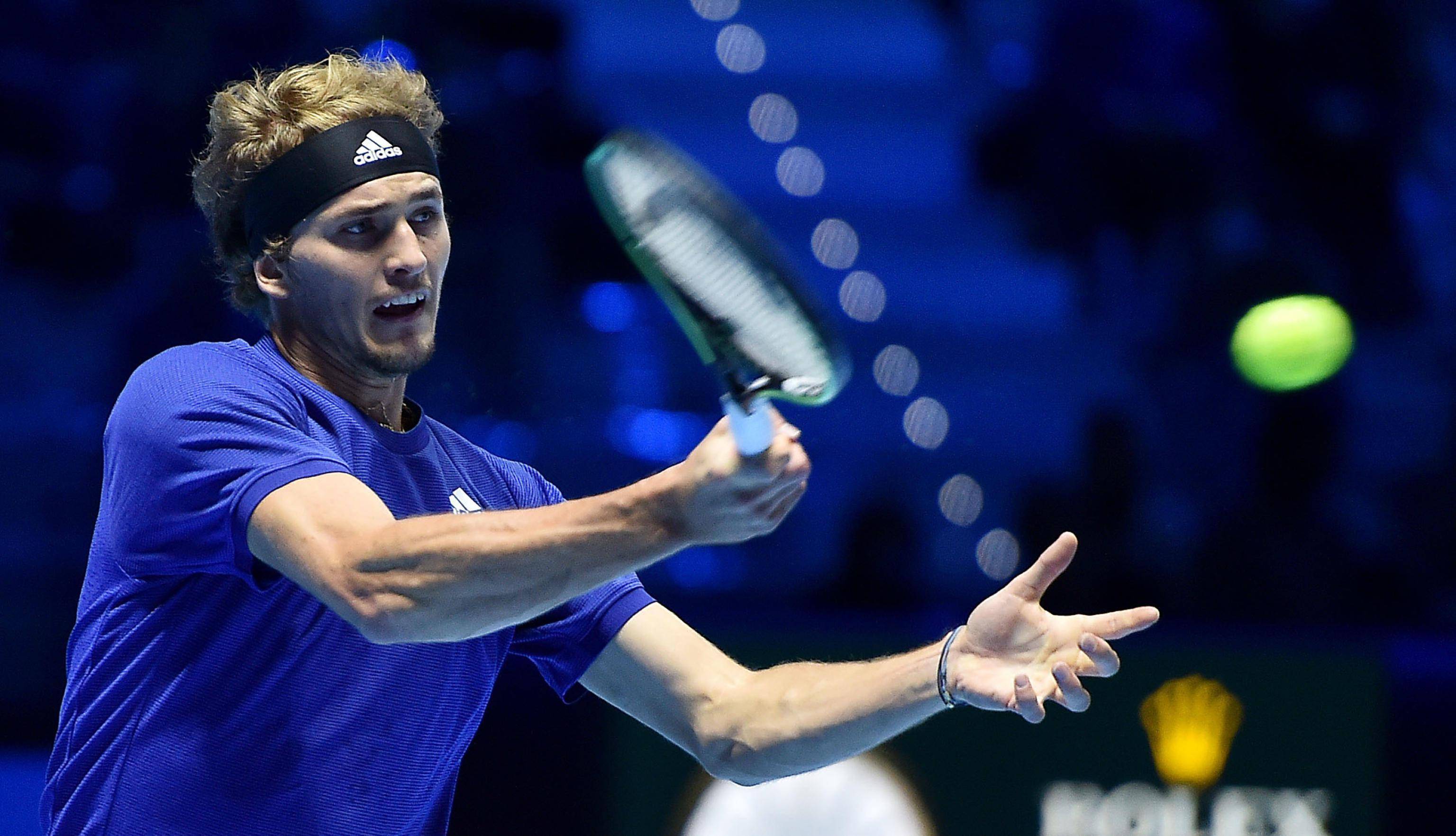 包含美国网球队力克欧洲网球队，兹维列夫制霸全场的词条