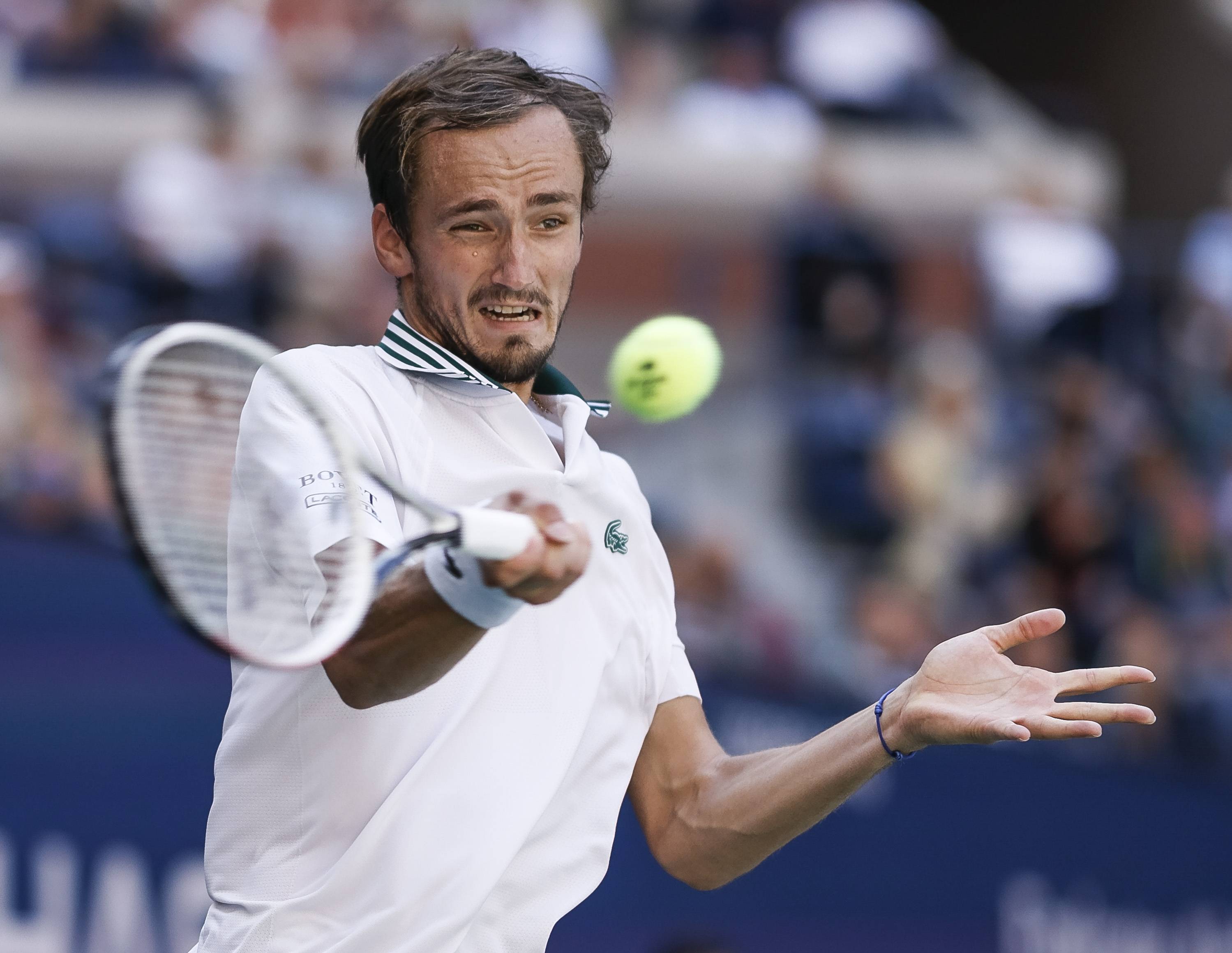 日本网球队碾压世界网球队，梅德韦杰夫打破历史纪录的简单介绍