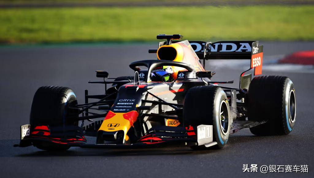关于阿斯顿马丁完胜哈斯车队，佩雷兹统治全场的信息