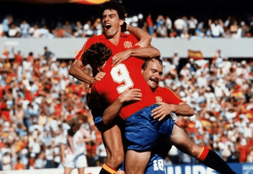 西班牙-险胜希腊，巩固小组头名的简单介绍