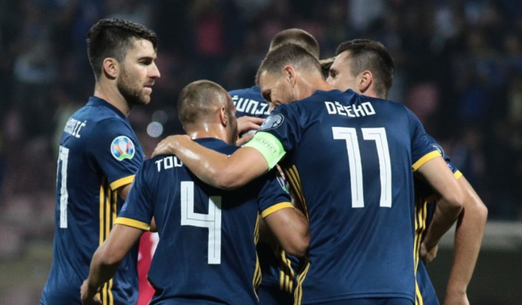 西班牙-险胜希腊，巩固小组头名的简单介绍