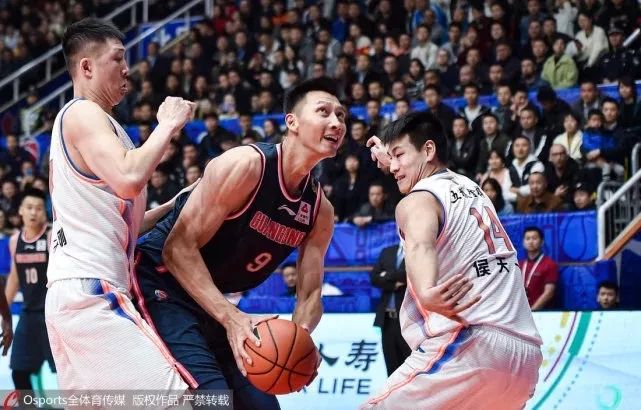 都灵客场大胜，取得赛季首胜