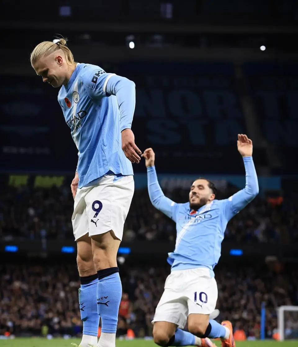 曼城客场逆袭西汉姆联,连胜领先 曼城客场逆袭西汉姆联,连胜领先