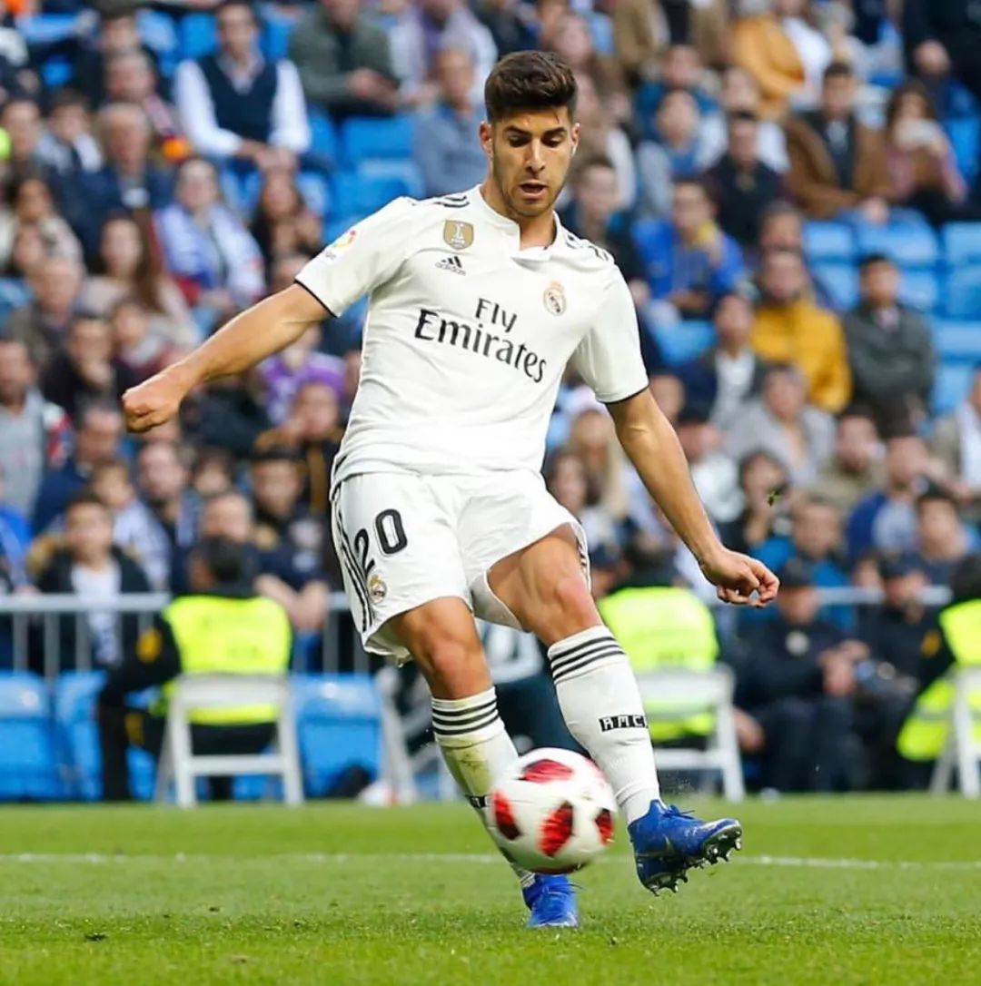 包含阿森索再次被罚下场，维拉雷亚尔客场胜马洛卡的词条