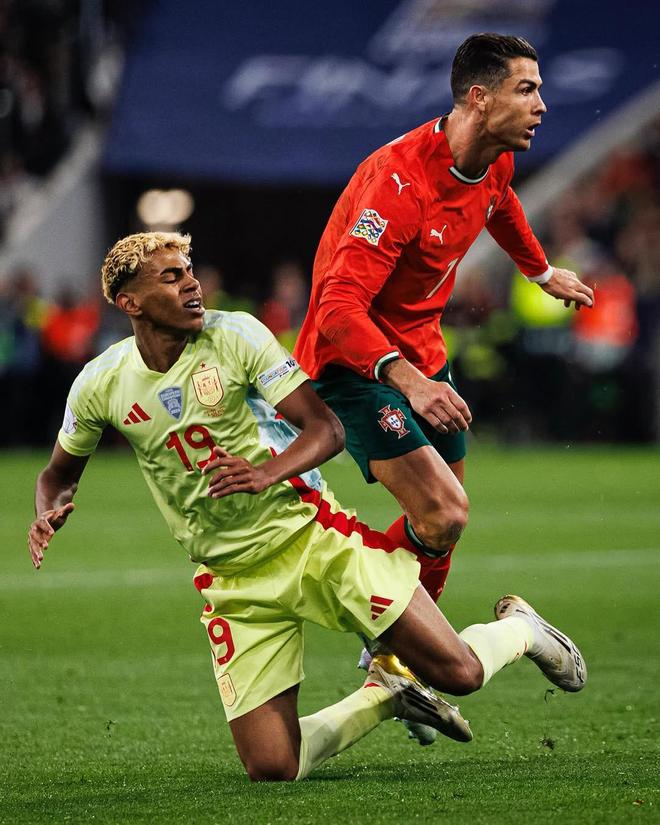 包含巴黎前锋连续进球，状态神勇的词条