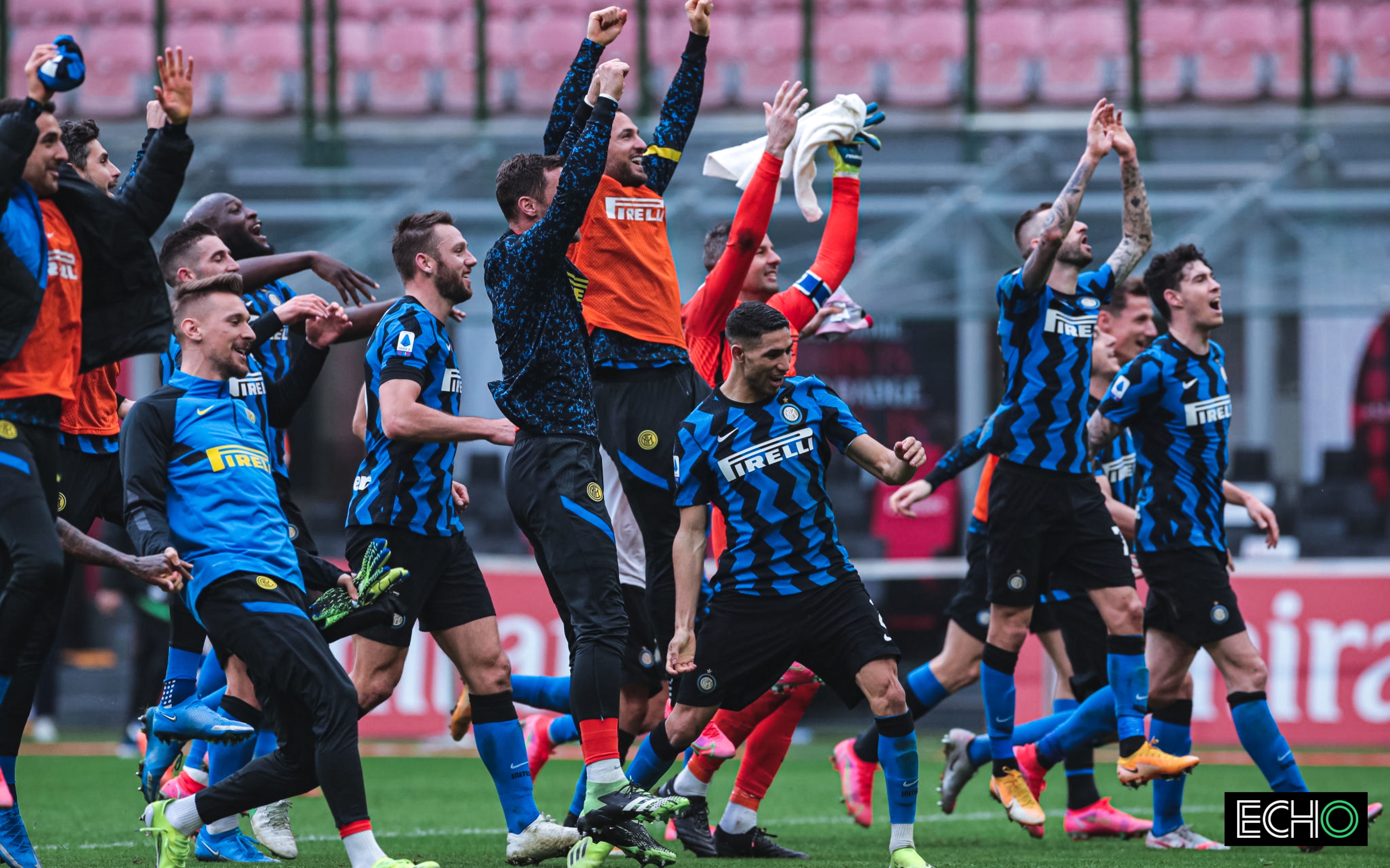 包含克罗托内客场战平萨索洛，努力保级的词条