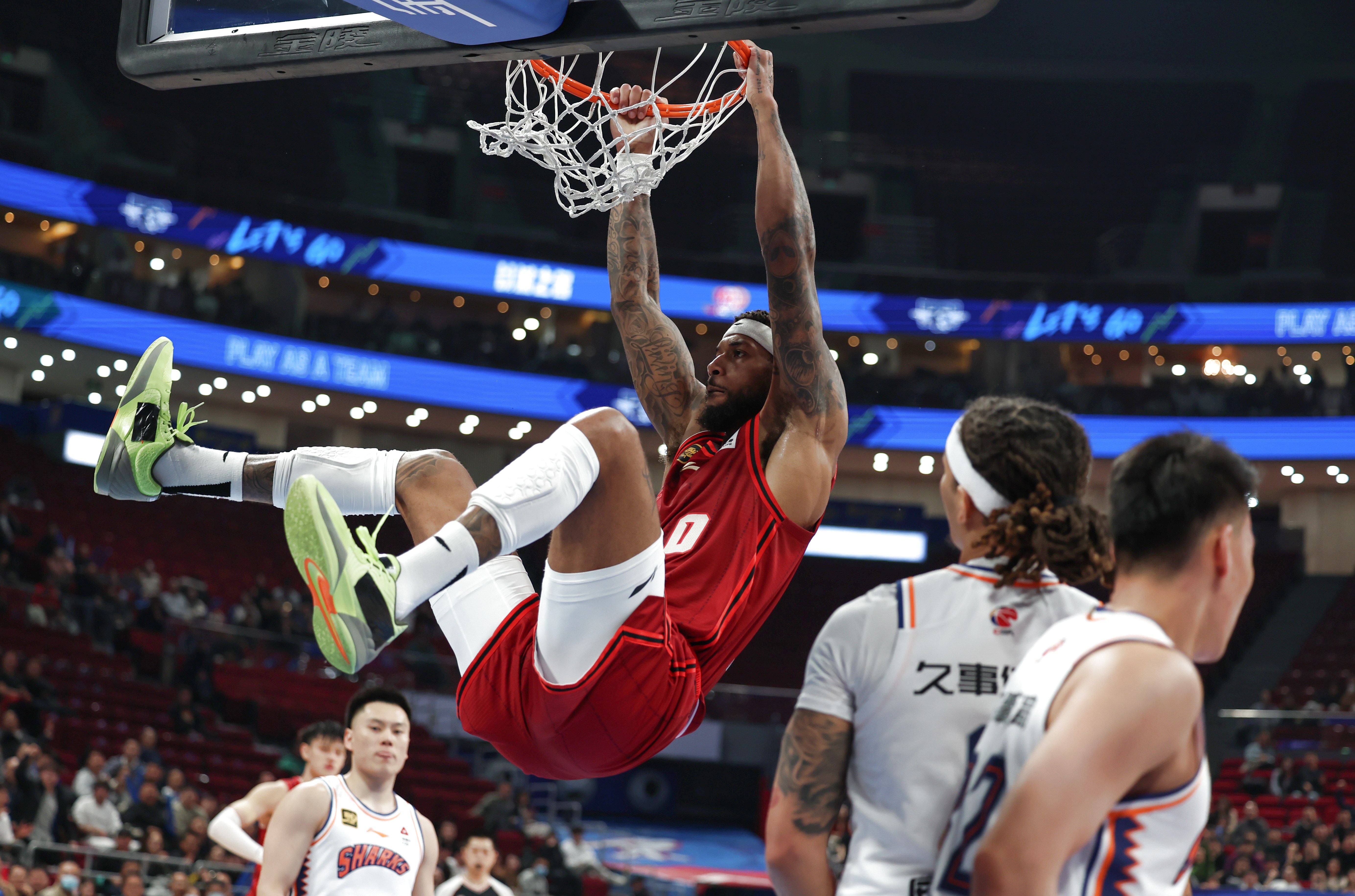 包含篮球赛场上的风起云涌，胜利之希望渺茫的词条