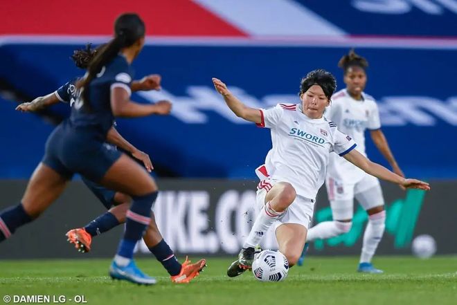 里昂队在比赛中凭借点球获得胜利