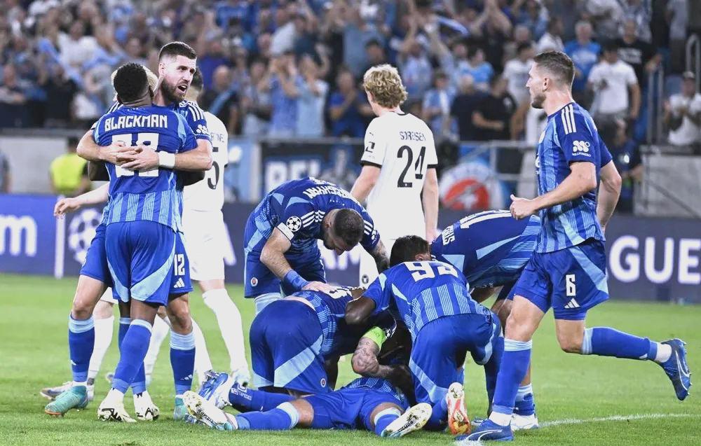 关于瑞典队险胜斯洛伐克队，赢得关键胜利的信息