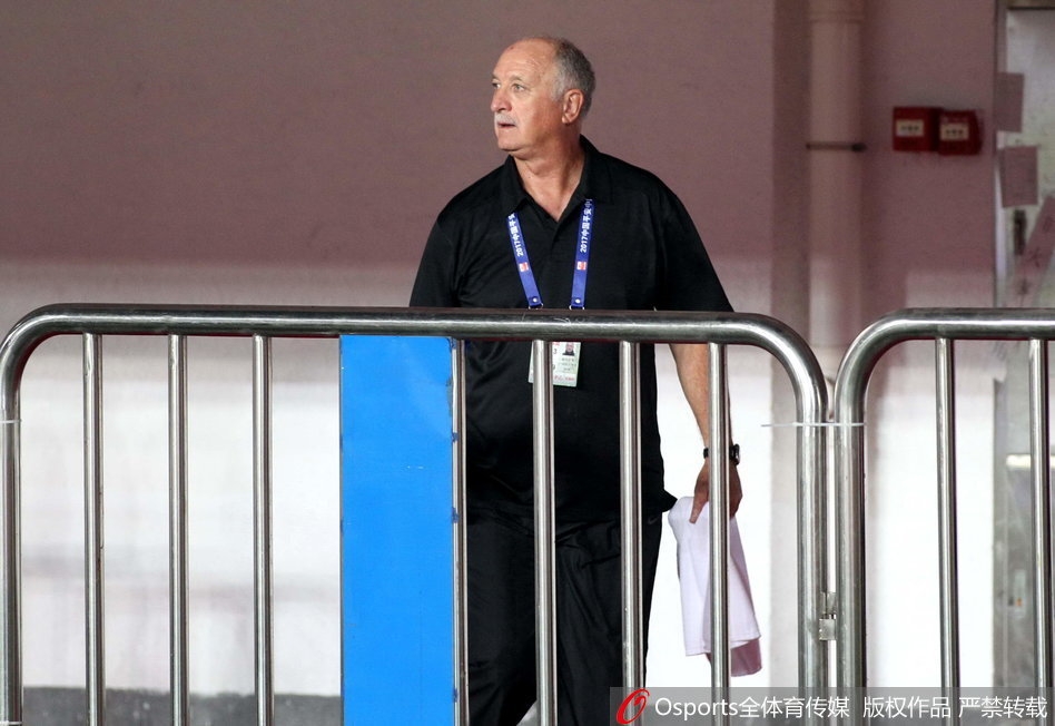 火箭队主教练在比赛中因抗议裁判决定被罚下场的简单介绍