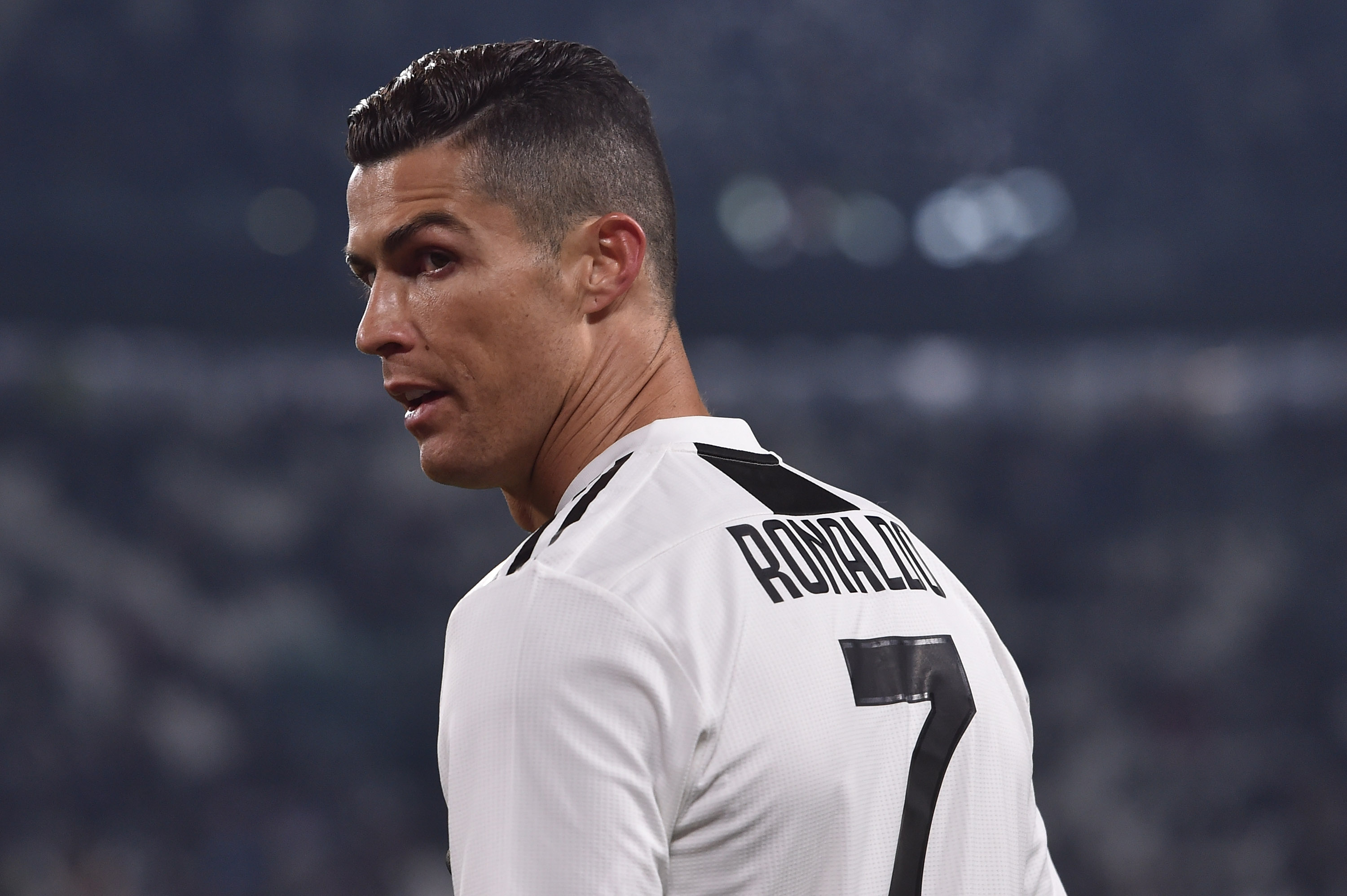 国际米兰击败尤文图斯，稳守积分榜领先