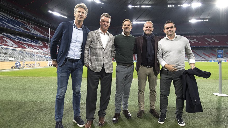 包含阿贾克斯突围，迎战拜仁慕尼黑的词条