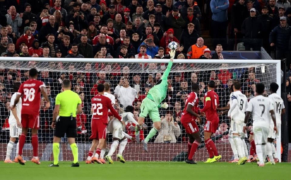 包含利物浦客场逼平曼城，强强对话的词条