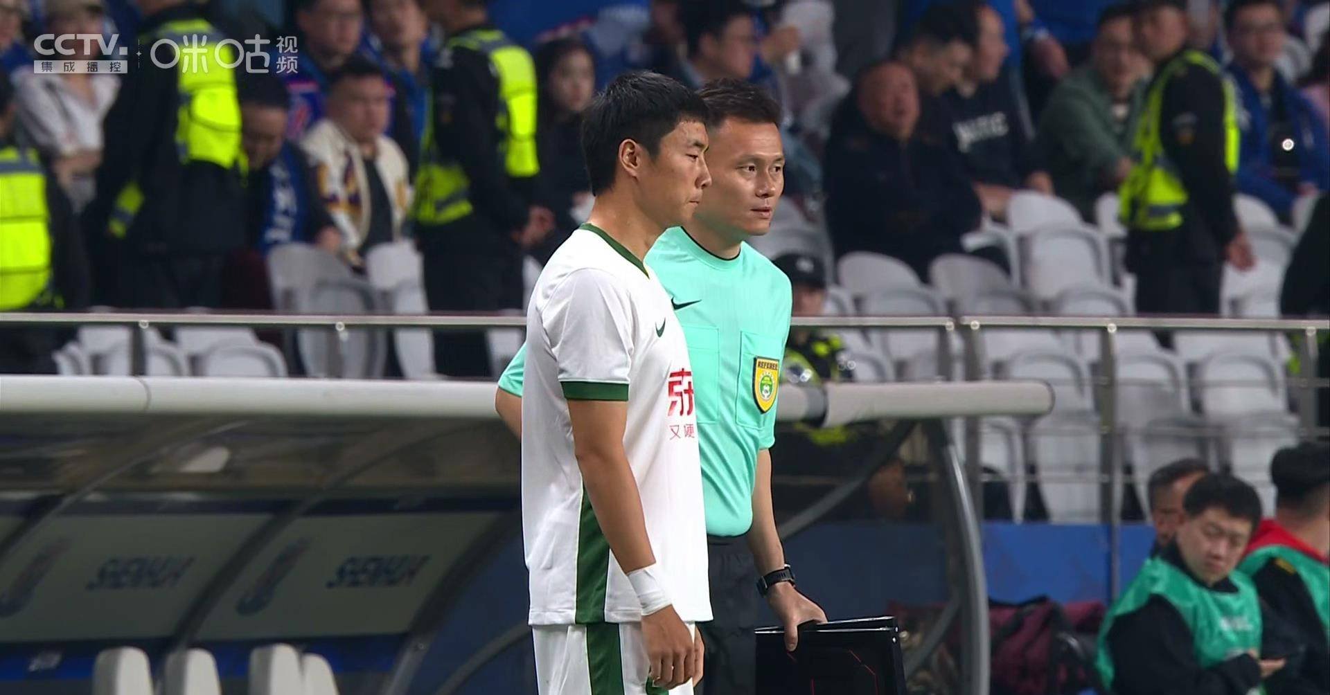 包含上海申花不敌重庆斯威,遗憾失利的词条 包含上海申花不敌重庆斯威,遗憾失利的词条