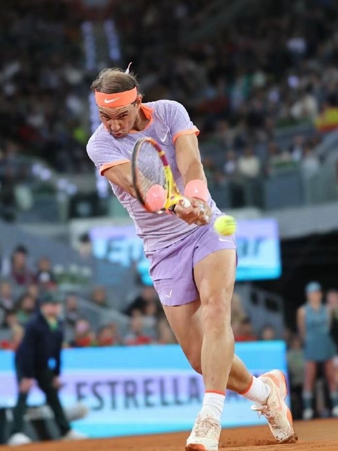 包含德国网球队横扫西班牙网球队，纳达尔打破历史纪录的词条