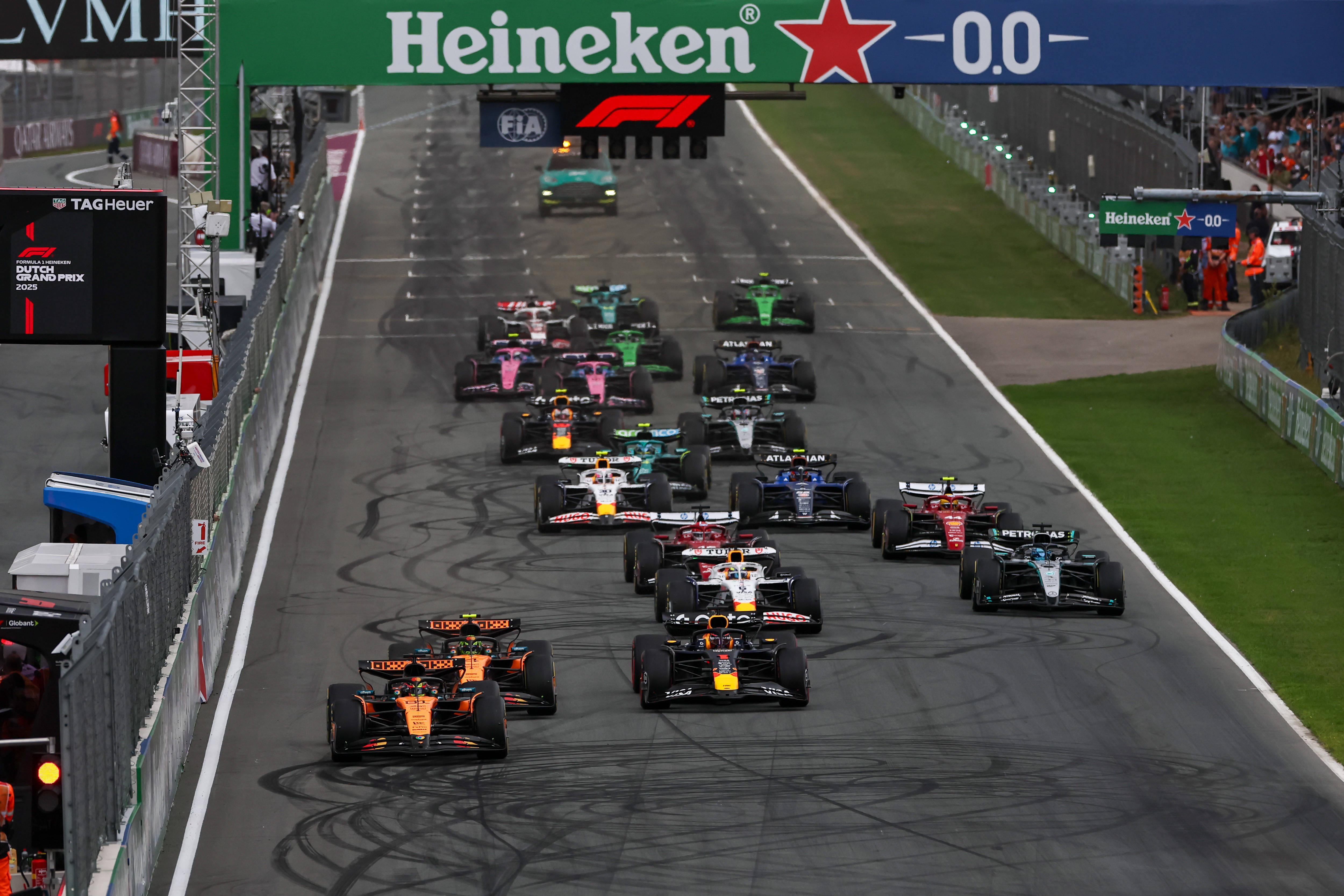 包含红牛车队逆转红牛二队,阿隆索高光表现的词条 包含红牛车队逆转红牛二队,阿隆索高光表现的词条