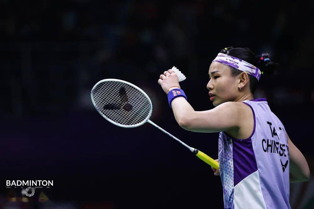 包含英格兰羽毛球队险胜马来西亚羽毛球队，戴资颖关键制胜的词条