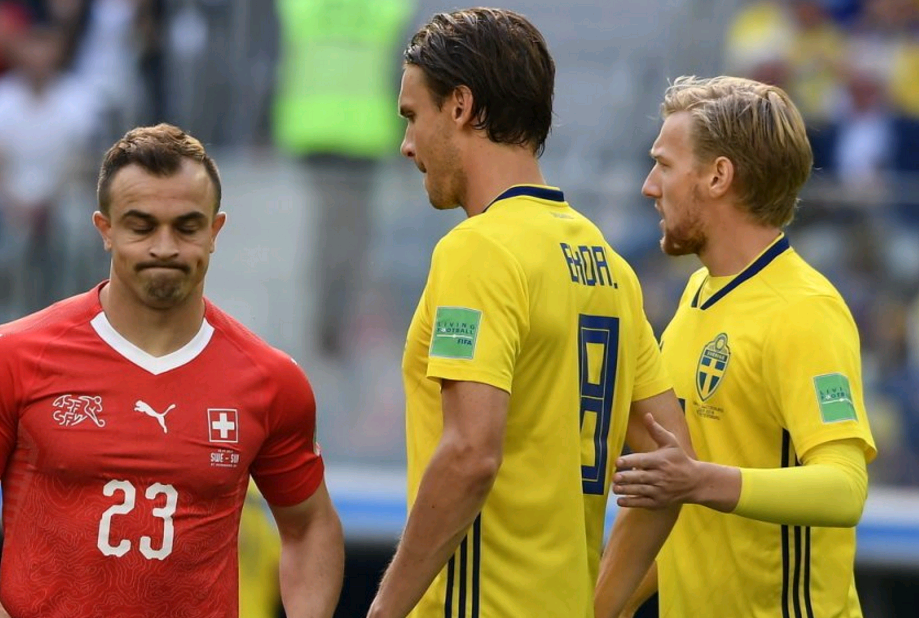 英格兰羽毛球队鏖战韩国羽毛球队，谌龙三分雨点燃全场的简单介绍