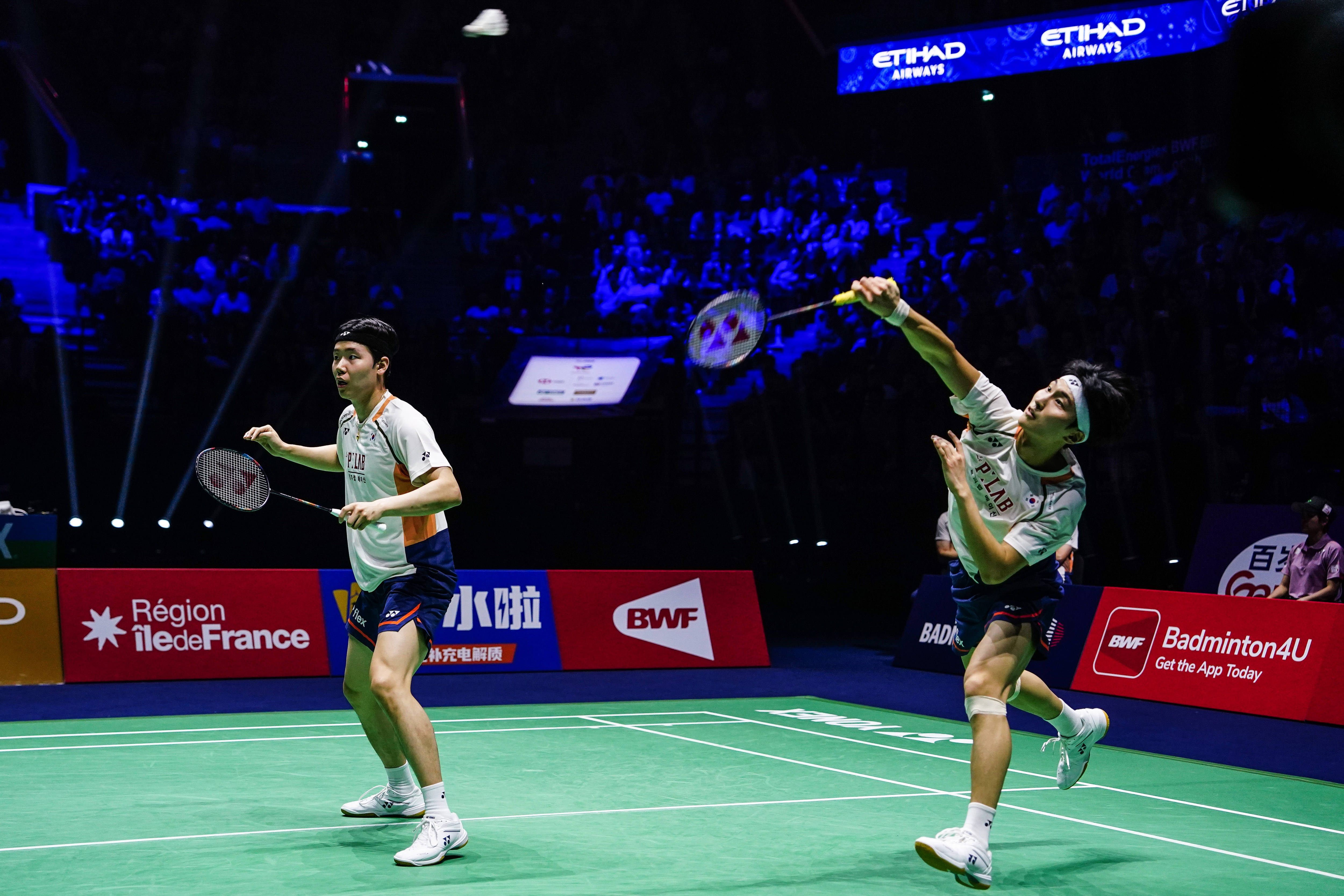 英格兰羽毛球队鏖战韩国羽毛球队，谌龙三分雨点燃全场的简单介绍