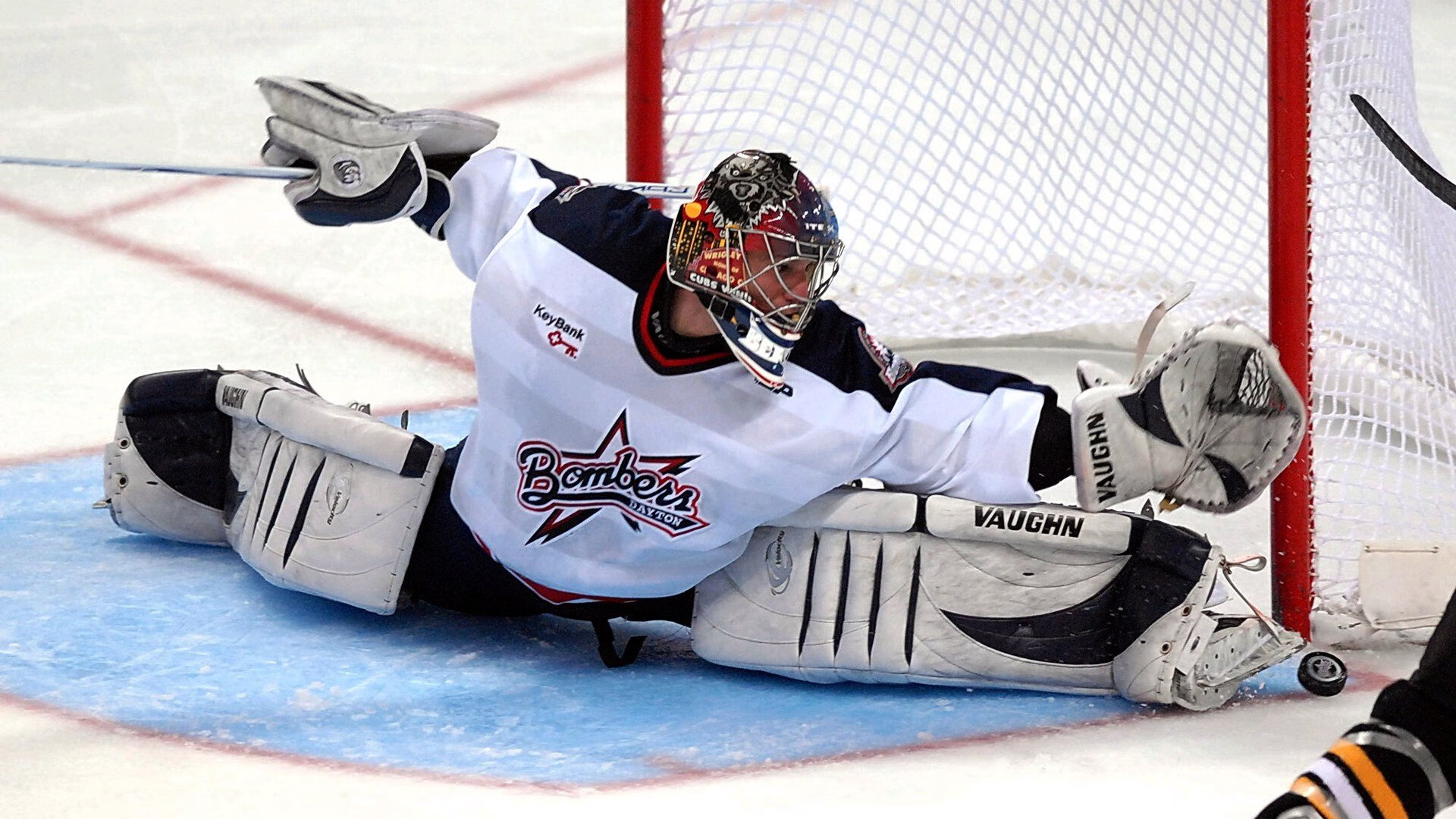 赛道与球场,双线争冠的封锁艺术